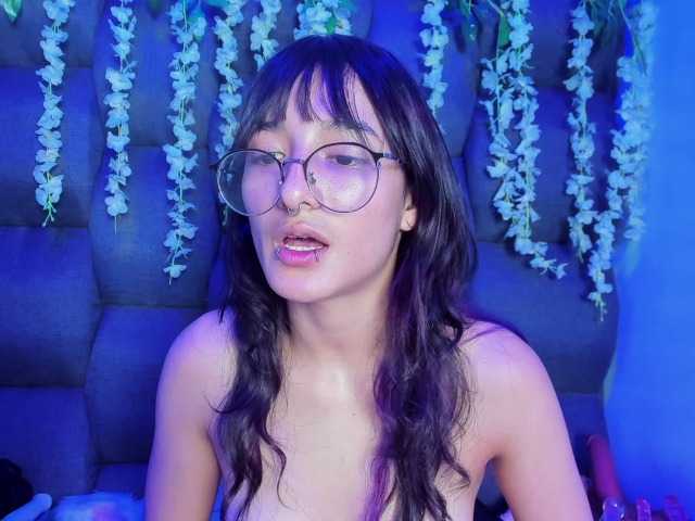 DaniDream live cam on BongaCams