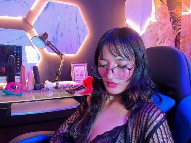 DaniDream live cam on BongaCams