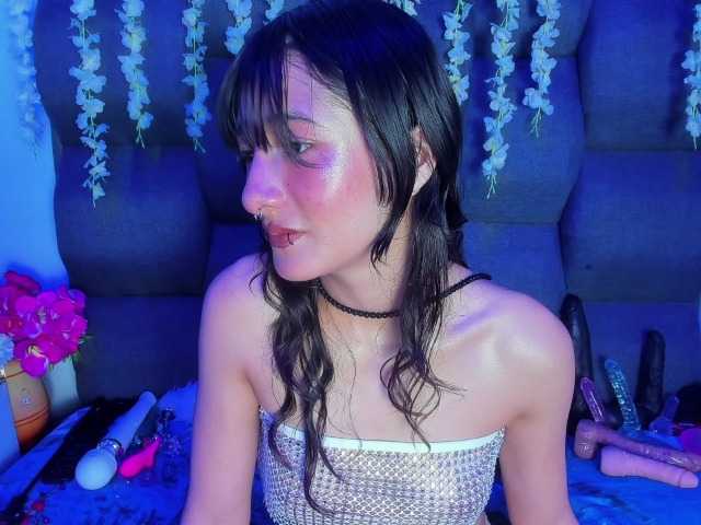 DaniDream live cam on BongaCams