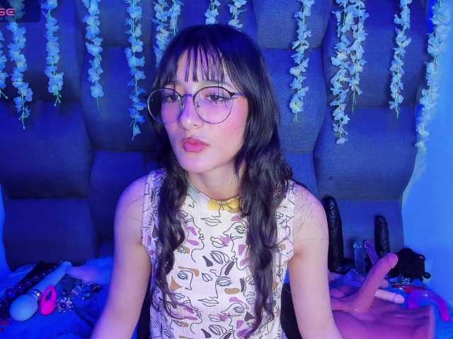 DaniDream live cam on BongaCams