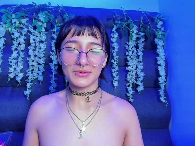 DaniDream live cam on BongaCams