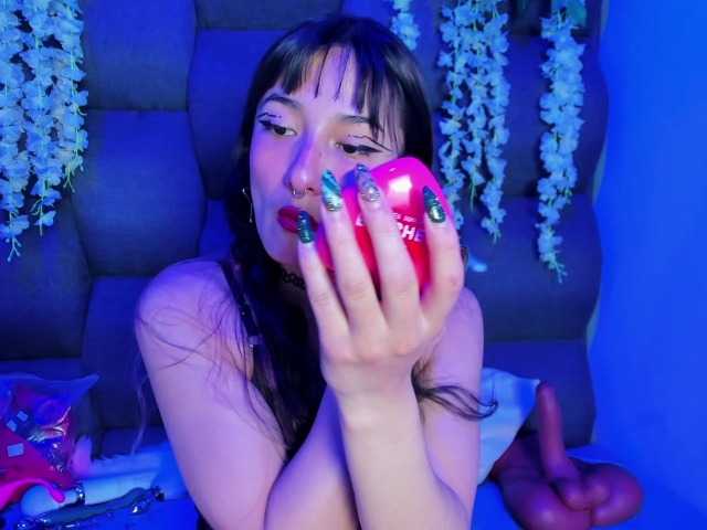 DaniDream live cam on BongaCams