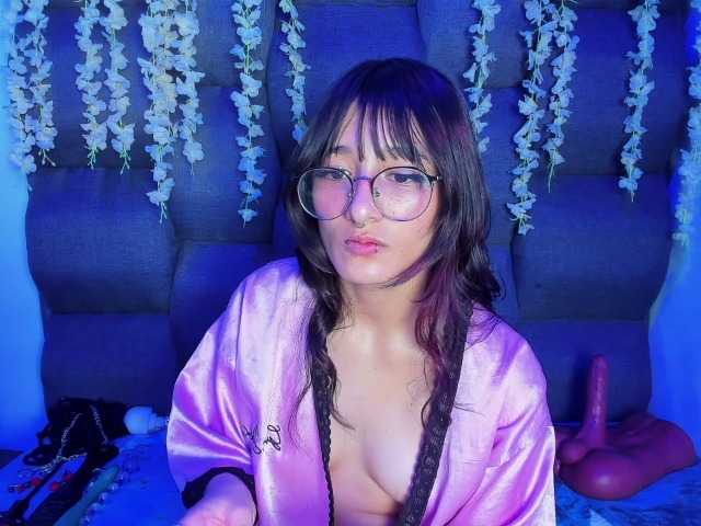 DaniDream live cam on BongaCams