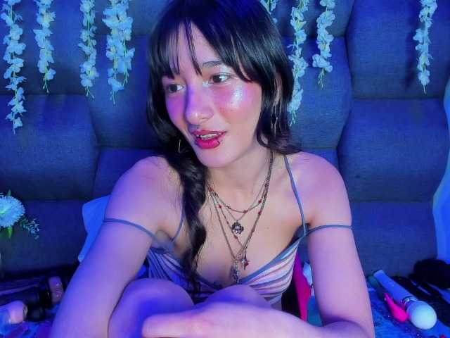 DaniDream live cam on BongaCams