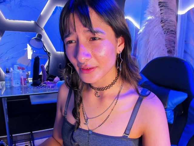 DaniDream live cam on BongaCams
