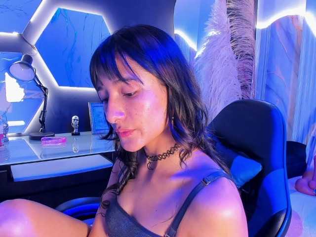 DaniDream live cam on BongaCams