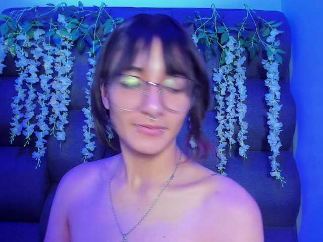DaniDream live cam on BongaCams