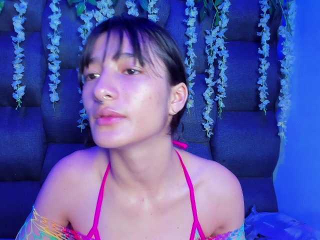 DaniDream live cam on BongaCams
