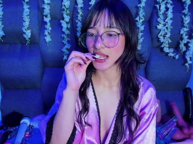 DaniDream live cam on BongaCams