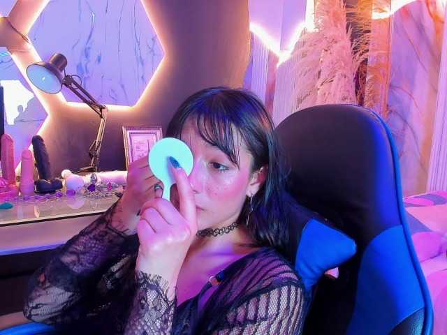 DaniDream live cam on BongaCams