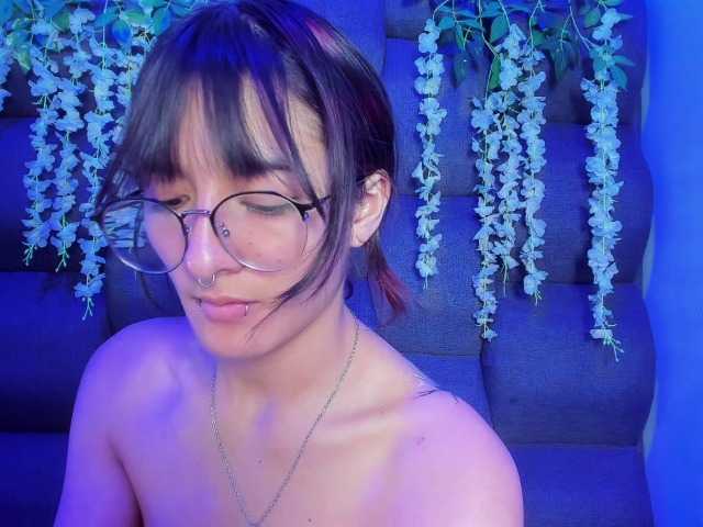 DaniDream live cam on BongaCams