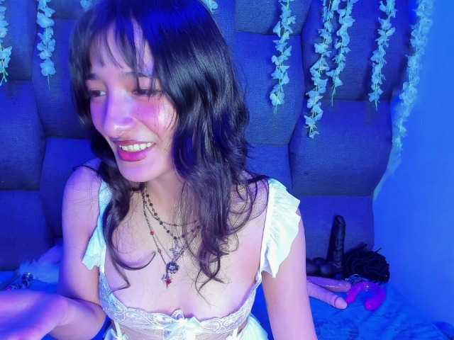 DaniDream live cam on BongaCams