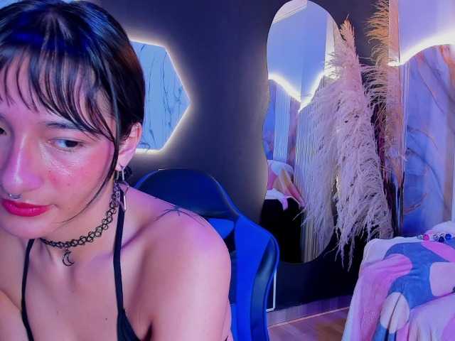 DaniDream live cam on BongaCams