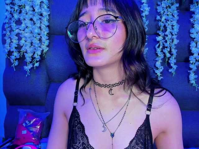 DaniDream live cam on BongaCams