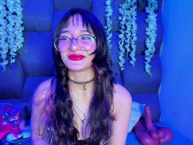 DaniDream live cam on BongaCams