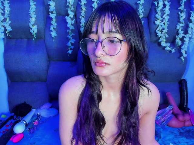 DaniDream live cam on BongaCams