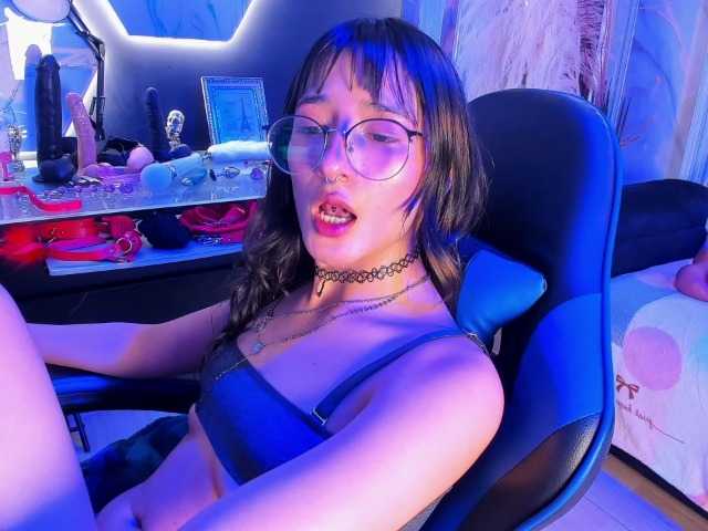 DaniDream live cam on BongaCams
