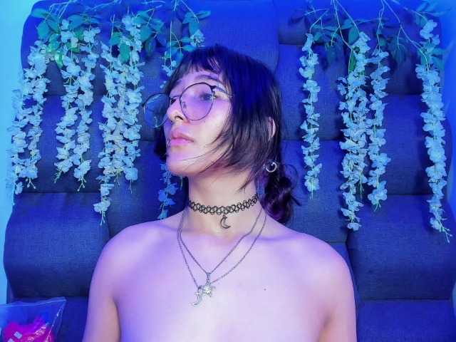 DaniDream live cam on BongaCams