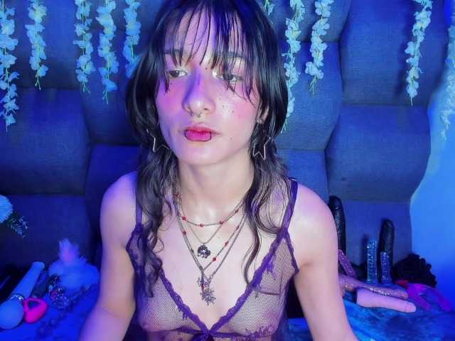 DaniDream live cam on BongaCams