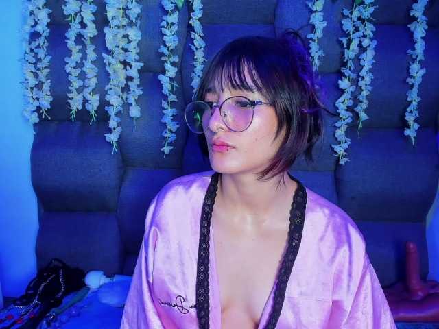 DaniDream live cam on BongaCams