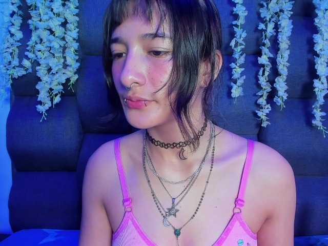 DaniDream live cam on BongaCams