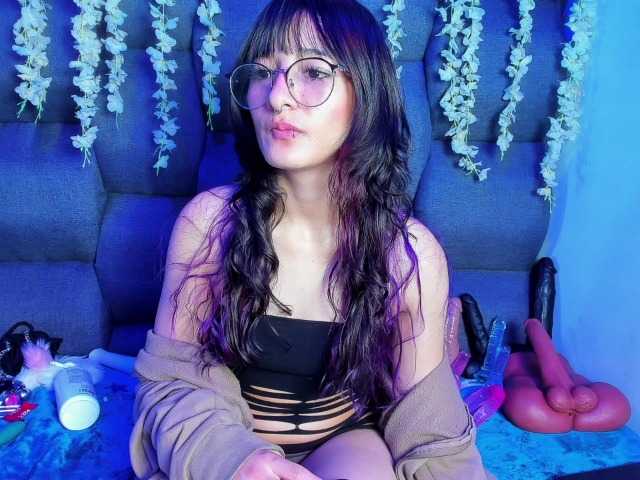 DaniDream live cam on BongaCams