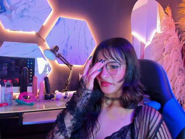DaniDream live cam on BongaCams