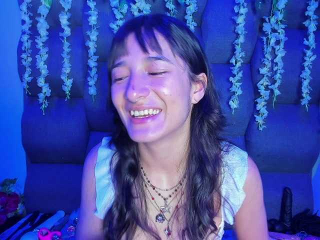 DaniDream live cam on BongaCams