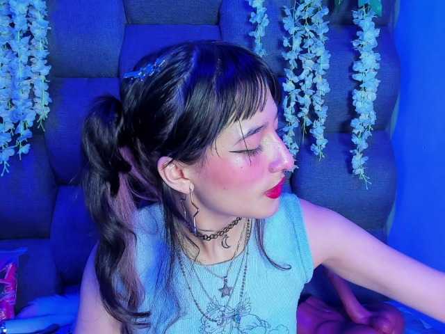 DaniDream live cam on BongaCams