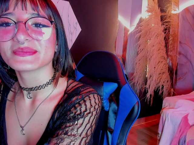 DaniDream live cam on BongaCams
