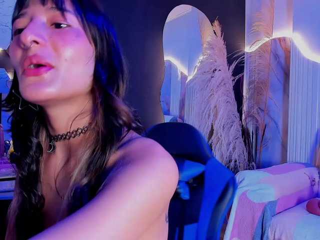 DaniDream live cam on BongaCams