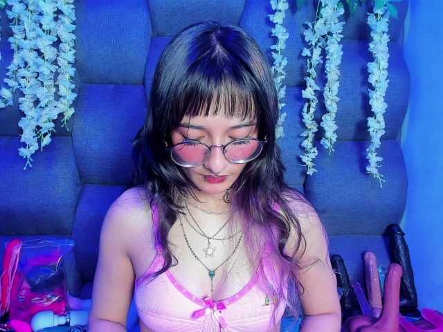 DaniDream live cam on BongaCams