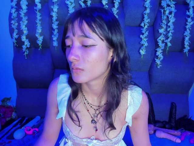 DaniDream live cam on BongaCams