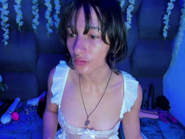 DaniDream live cam on BongaCams