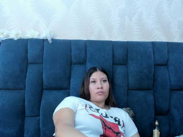 Melody-Megann live cam on BongaCams