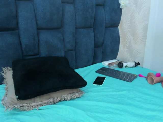 Melody-Megann live cam on BongaCams