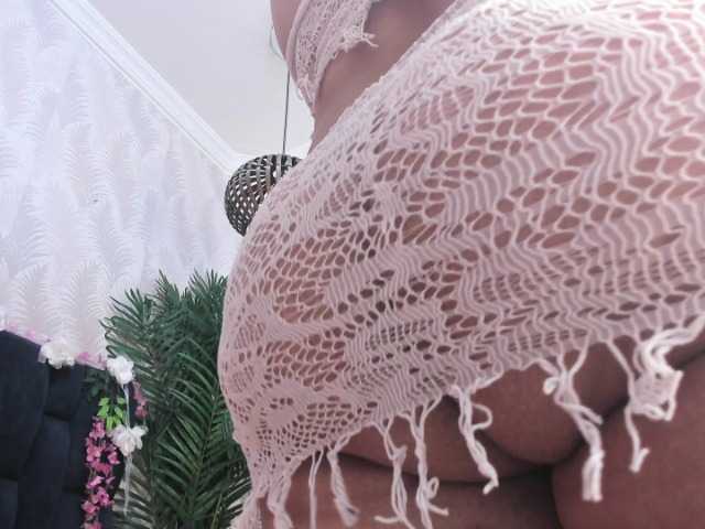 Melody-Megann live cam on BongaCams