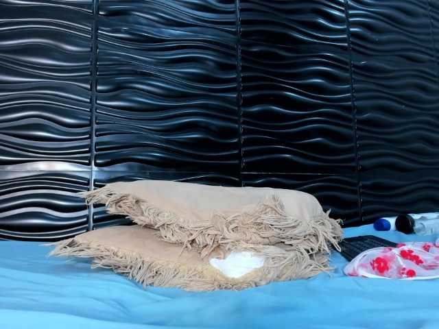 Melody-Megann live webcam show