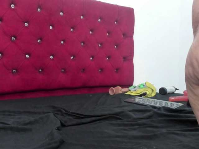 Melody-Megann live cam on BongaCams