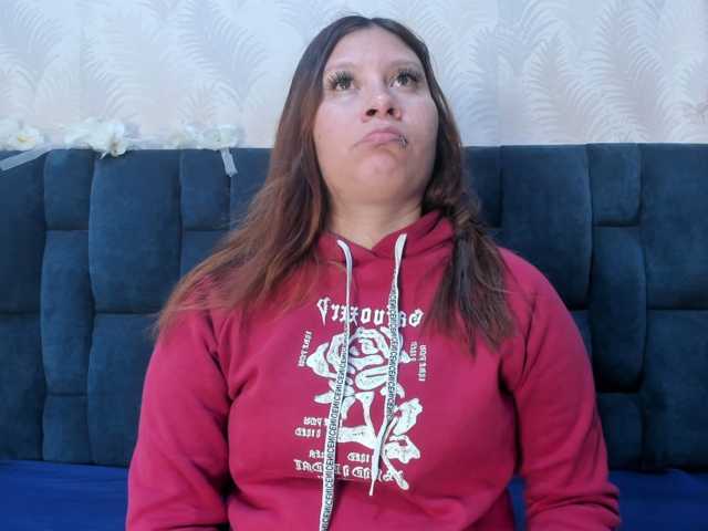 Melody-Megann, en directo ahora en BongaCams