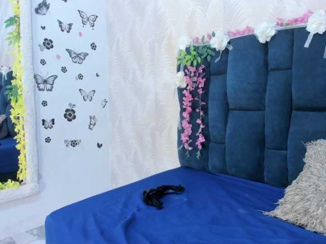 Melody-Megann live webcam show