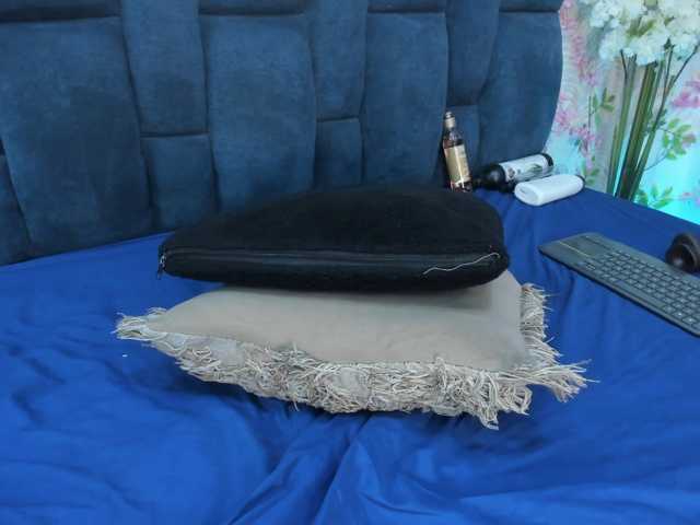 Melody-Megann live cam on BongaCams
