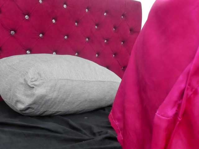 Melody-Megann live cam on BongaCams