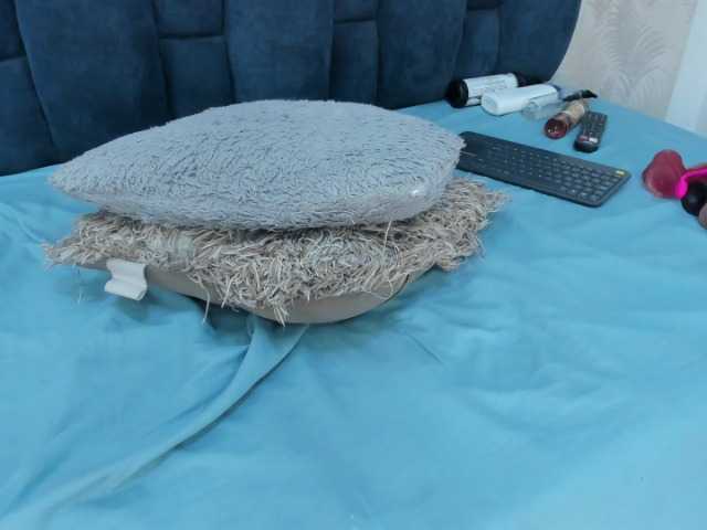 Melody-Megann live cam on BongaCams