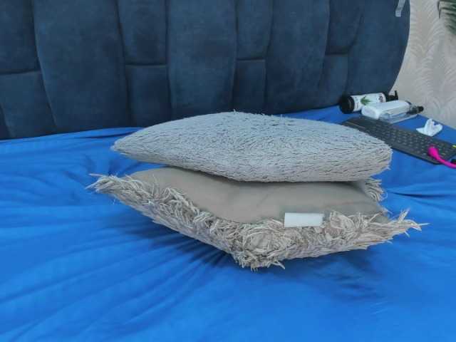 Melody-Megann live cam on BongaCams
