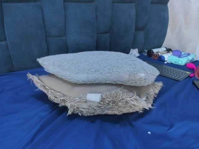 Melody-Megann live cam on BongaCams