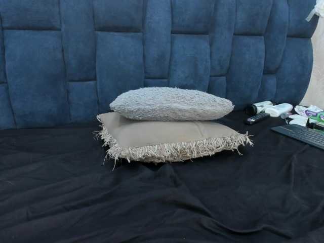Melody-Megann live cam on BongaCams
