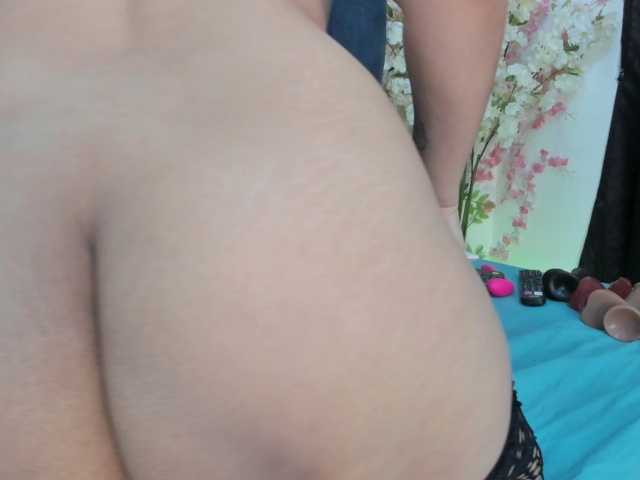 Melody-Megann live cam on BongaCams