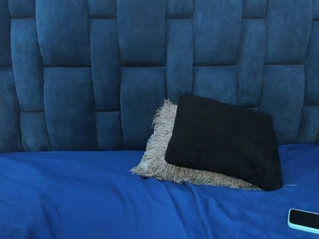 Melody-Megann live cam preview