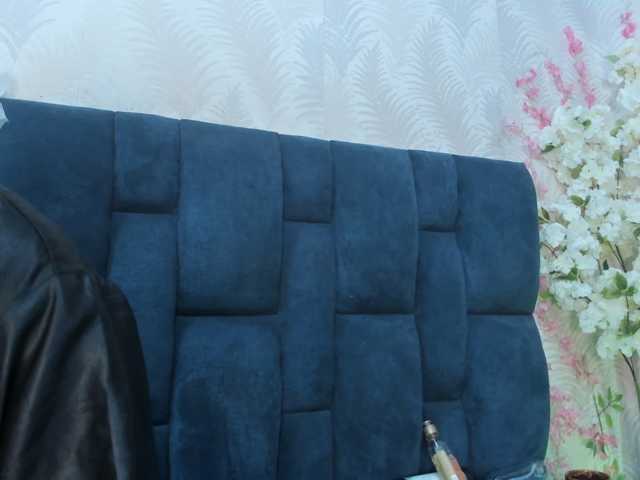 Melody-Megann live cam on BongaCams